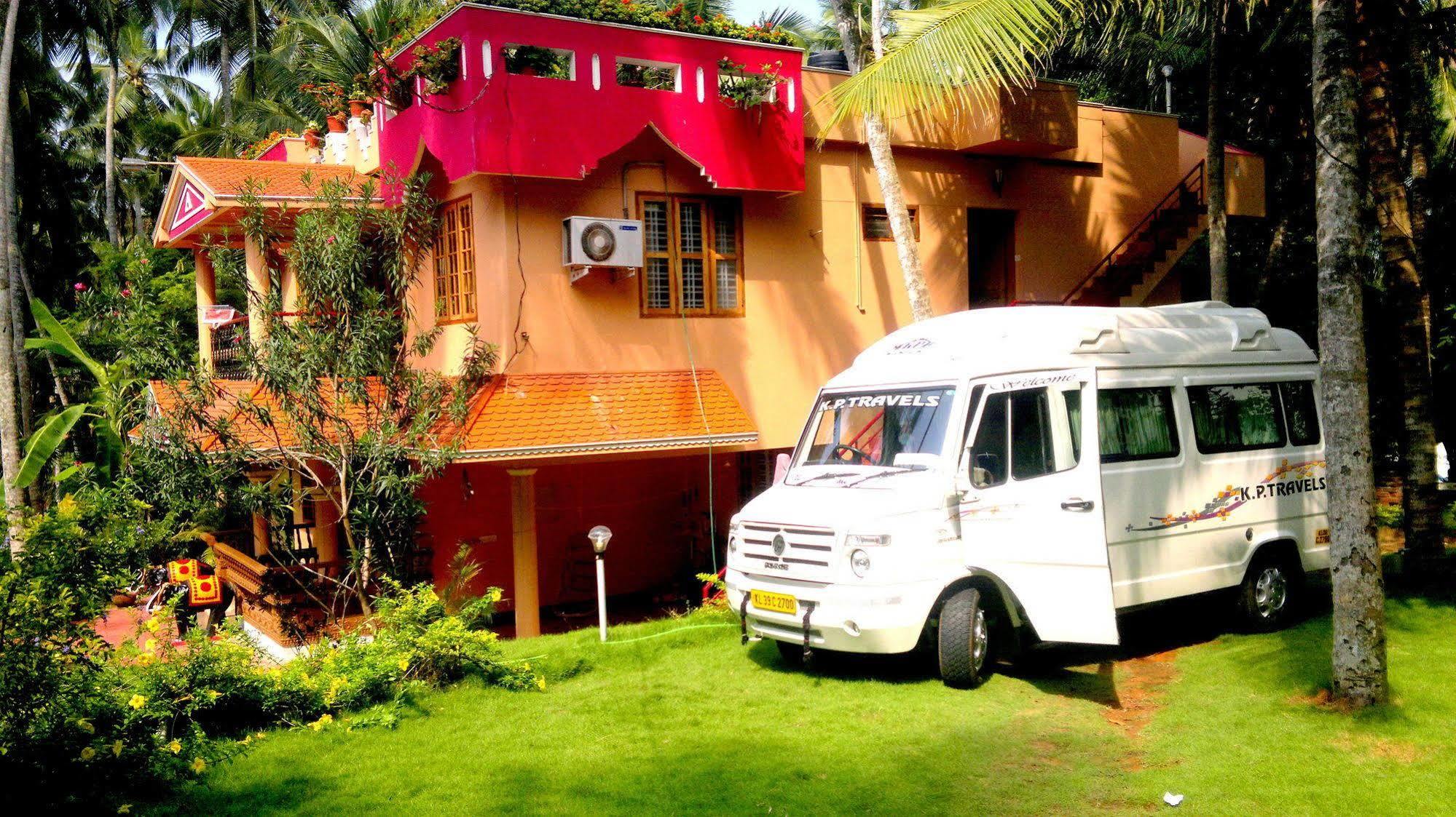 Ganesh House Homestay โกวาลัม ภายนอก รูปภาพ