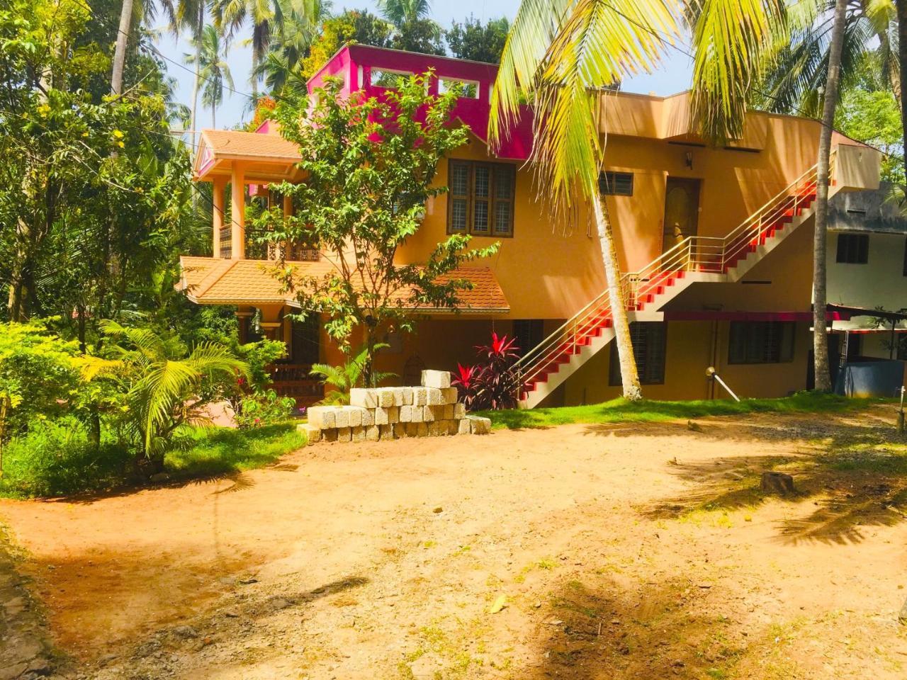 Ganesh House Homestay โกวาลัม ภายนอก รูปภาพ
